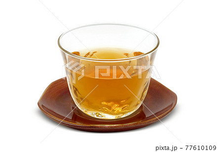 グラス 麦茶 ほうじ茶 飲み物 イラスト リアル 茶托 77610109
