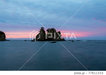 幻想的な逢ヶ浜の早朝 77611333