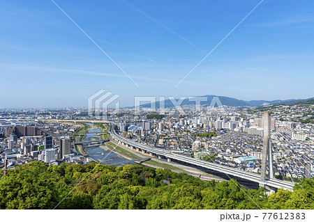 [大阪府]晴天の池田市五月山秀望台からの景色 77612383