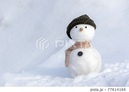 シンプルな雪だるま 77614166
