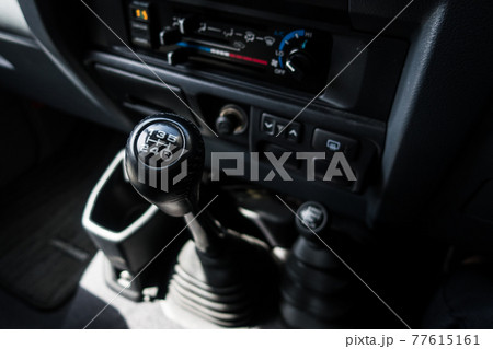 車のマニュアル 77615161