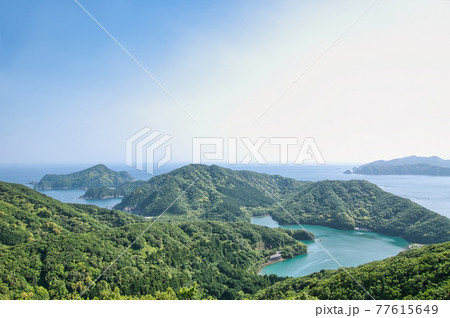 恋人の聖地　見江島展望台からの眺望(ハートの入り江)　 77615649