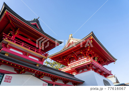 山口県下関市　春の赤間神宮の水天門 77616067