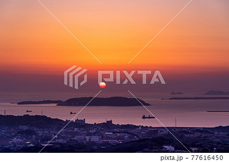 山口県下関市 火の山公園からの西方の六連島の夕景 山口県下関市 火の山公園からの西方の六連島の夕景 77616450