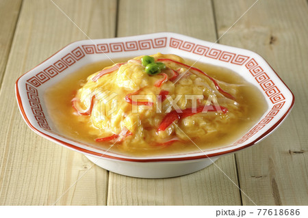 餡かけ中華風オムライス、天津飯 77618686