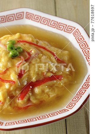 餡かけ中華風オムライス、天津飯 77618697