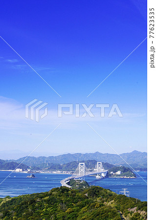 大鳴門橋遠望　青空 77623535