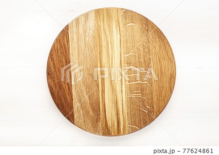 empty pizza board isolated empty pizza board isolated 77624861
