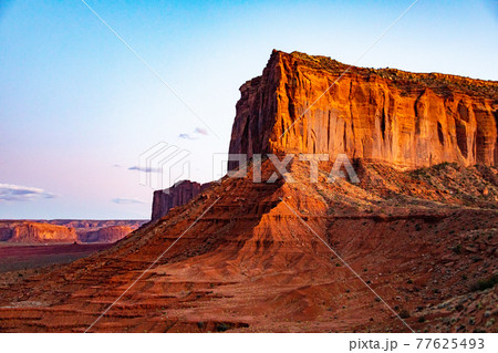 夕暮れのモニュメント・バレー 77625493