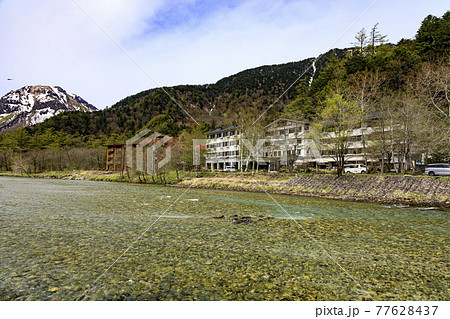 長野県松本市の観光名所の上高地の春 長野県松本市の観光名所の上高地の春 77628437