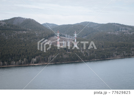 Power lines in the taiga. Aerial view 77629825