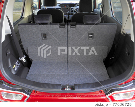 軽乗用車のラゲッジスペース 77636729