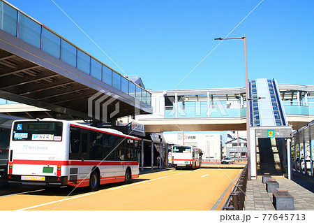 岡崎駅、東口バス乗り場の風景 77645713