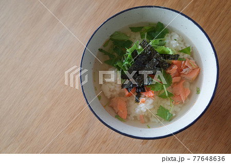 鮭の玄米茶漬け 鮭の玄米茶漬け 77648636