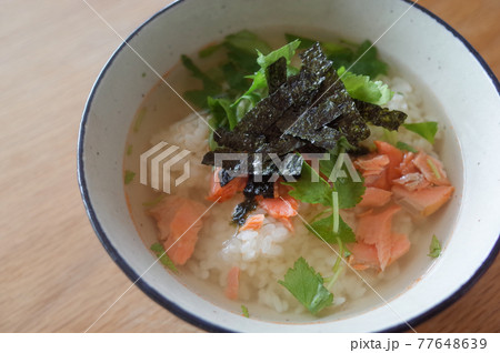 鮭の玄米茶漬け 鮭の玄米茶漬け 77648639