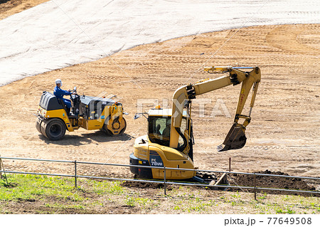 ロードローラー　舗装用ローラ　タイヤローラ　油圧ショベル　掘削工事 77649508
