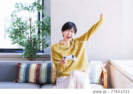 eスポーツ　オンライン対戦　ゲーム配信　ゲーム実況　【 コロナ禍 ニューノーマル 】 77651331