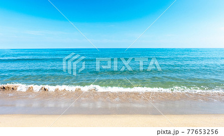 日本海の浜辺（鳥取県　湯梨浜町） 77653256