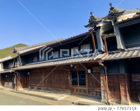うだつの上がる町並み 2つ並んだうだつ 岐阜・美濃市 うだつの上がる町並み 2つ並んだうだつ 岐阜・美濃市 77657119