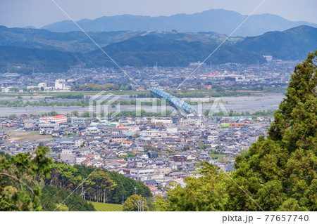 (静岡県)諏訪原城跡 二の曲輪から望む島田市街 (静岡県)諏訪原城跡 二の曲輪から望む島田市街 77657740