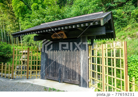 江戸時代には高麗神社の神職の住居だった高麗家住宅の門（国の重要文化財） 77659231
