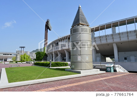 長良川球場の入場口と岐阜城 77661764