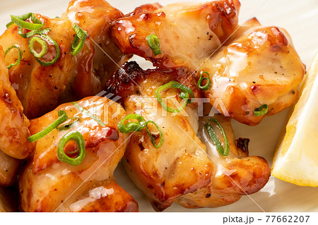 グリルチキン(ねぎ塩たれ)。 グリルチキン(ねぎ塩たれ)。 77662207