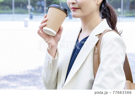 ビジネス 女性 ビジネス 女性 77663566
