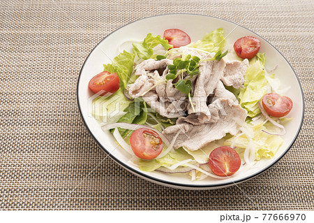 豚肉の冷しゃぶサラダ 豚肉の冷しゃぶサラダ 77666970