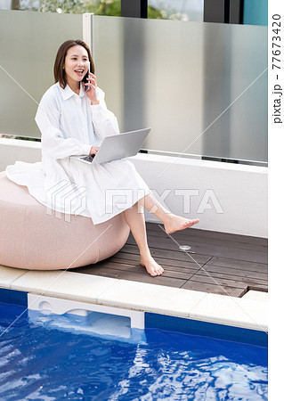 ワーケーション リゾート地 仕事 スマホ 通話 ワーケーション リゾート地 仕事 スマホ 通話 77673420
