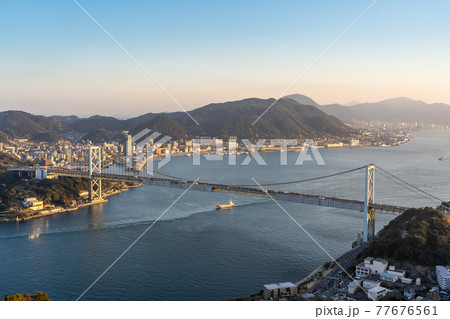 山口県下関市 夕方の火の山公園からの関門海峡の眺め 山口県下関市 夕方の火の山公園からの関門海峡の眺め 77676561