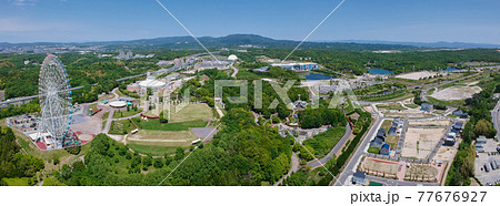 空撮した初夏のモリコロパークの全景パノラマ写真 空撮した初夏のモリコロパークの全景パノラマ写真 77676927