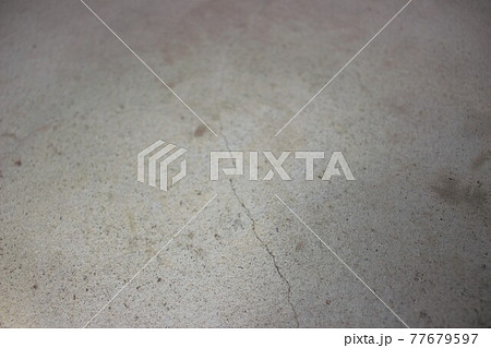 コンクリートのひび 77679597