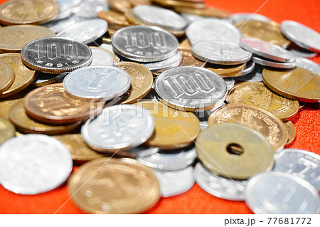 お金、日本円、現金、硬貨 お金、日本円、現金、硬貨 77681772
