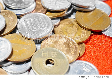 お金、日本円、現金、硬貨 お金、日本円、現金、硬貨 77681776