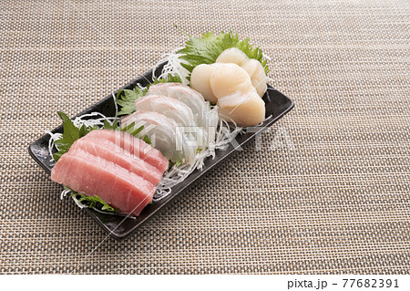 刺身の三点盛り 77682391