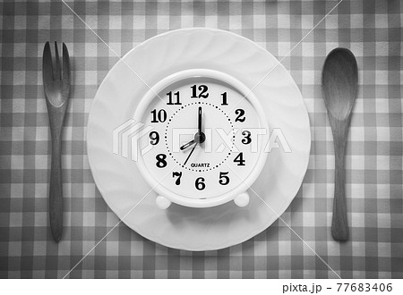 8時の食事 時計 食事時間 テーブルウェア 朝ごはん 夕飯 8時の食事 時計 食事時間 テーブルウェア 朝ごはん 夕飯 77683406