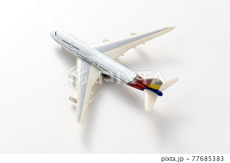 飛行機のおもちゃ 77685383