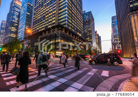 《東京都》日本経済の中心・大手町 《東京都》日本経済の中心・大手町 77689054