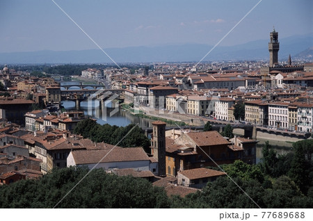 イタリアの古都フィレンツェの風景 イタリアの古都フィレンツェの風景 77689688