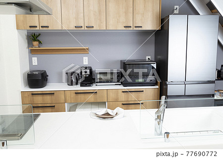 キッチン・カップボード 77690772