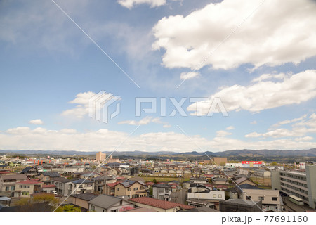 奥州市水沢の中心部から東北東を望む 77691160