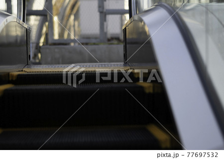 エスカレータ 77697532