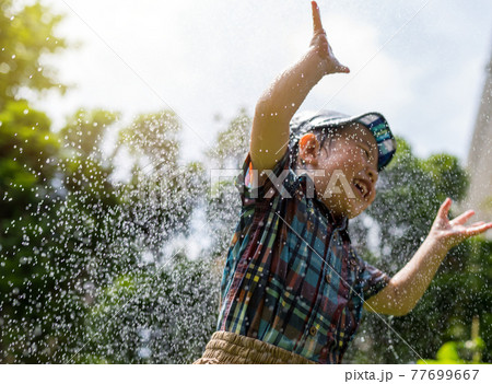 子供の夏休み 77699667