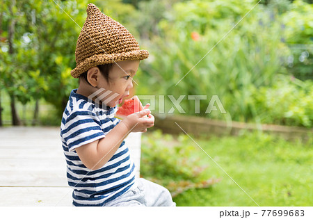 子供の夏休み 77699683