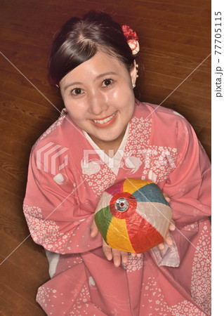 紙風船を持つ和服美人一乗寺, 下り松, 一乗寺下り松, 圓光寺, 瑞雲閣, 展示室, 講堂, 日本庭 紙風船を持つ和服美人一乗寺, 下り松, 一乗寺下り松, 圓光寺, 瑞雲閣, 展示室, 講堂, 日本庭 77705115