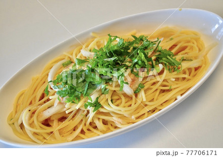 たらこスパゲッティー、おふくろの味、妻の手作り家庭料理、家庭で楽しむ夕ご飯、幸せ家族、コロナを楽しむ 77706171