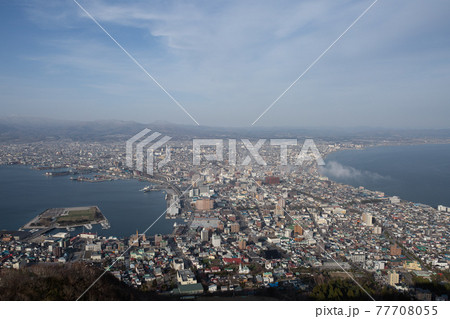 函館山から日中街並み　函館山展望台より 77708055