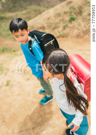小学生の放課後 77708953