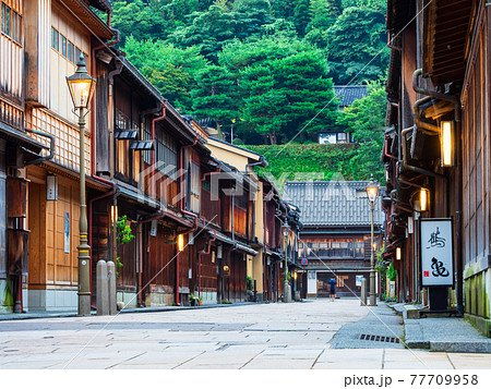 金沢　ひがし茶屋街　夏の朝景 77709958